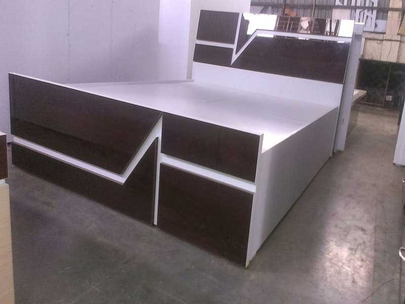 Metal Bed 13